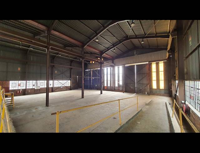 1,850M² WAREHOUSE FOR SALE IN CHLOORKOP
